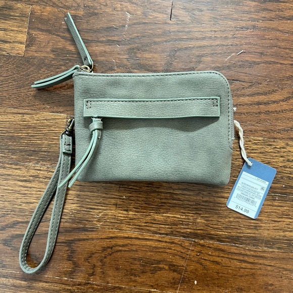 Universal Thread / Green Wallet - Picture 2 of 5